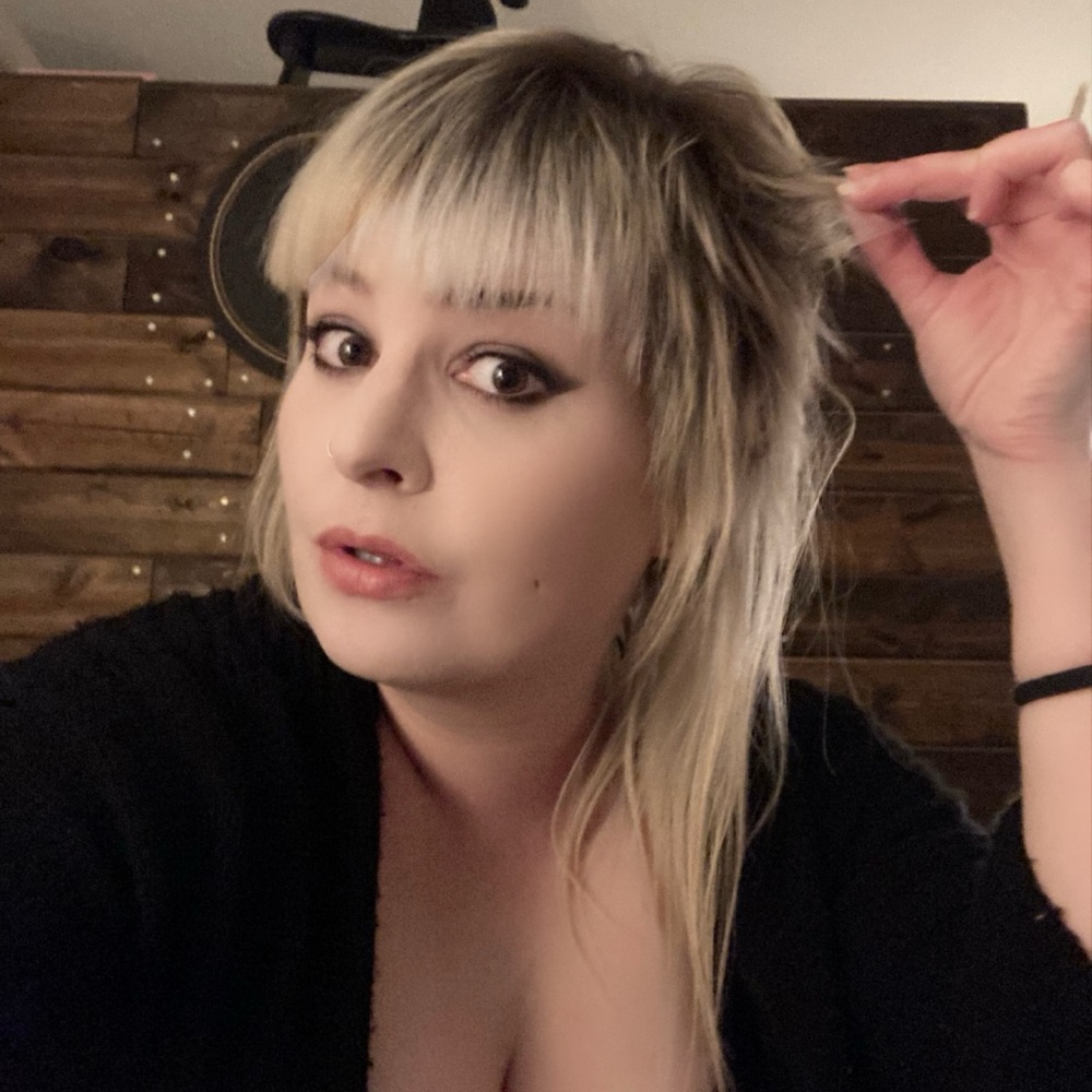 Hullo - Picture 2 of 7